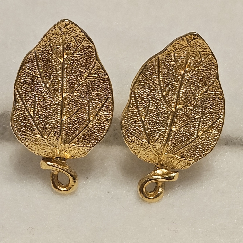 Vintage Goldette Fine Gold Leaf Vein Clip Earrings